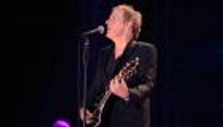 مايكل بولتون: حفاوة الاستقبال في مصر فاجأتني فبكيت.. وأدعم كلينتون