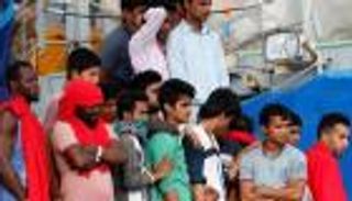 إنقاذ نحو 2200 مهاجر بالبحر المتوسط وانتشال 16 جثة