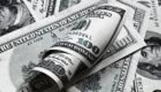 الدولار قرب أعلى سعر في 9 أشهر 