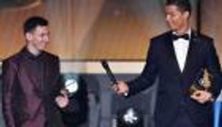 صراع متجدد بين ميسي ورونالدو على الكرة الذهبية بعيدا عن الفيفا