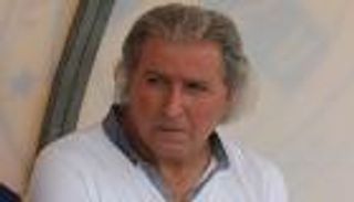 شبيبة القبائل يفاوض "شبيه" مدربه المقال