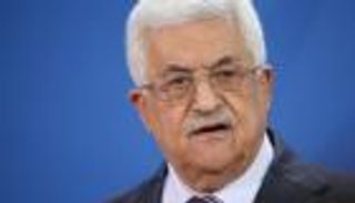 خبراء: زيارة عباس إلى تركيا مناورة في سياق ترتيب المشهد الفلسطيني