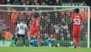 ليفربول يهزم توتنهام.. وتأهل أرسنال في كأس الرابطة
