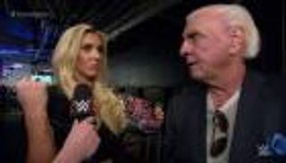 ساشا بانكس وتشارلوت توقعان عقد نزال "هيل إن سيل"