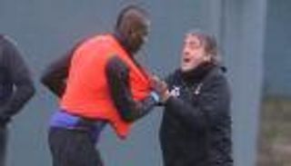 مانشيني: بالوتيلي "أحمق" 