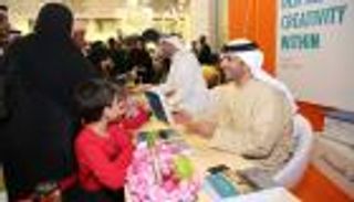 200 حفل توقيع في "الشارقة للكتاب"