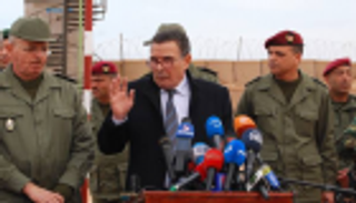 وزير الدفاع التونسي: لن نقبل بقواعد عسكرية على أرضنا