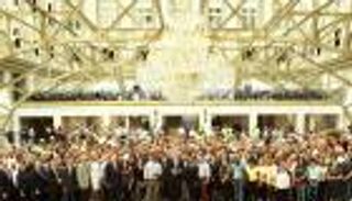 بالصور والفيديو.. مكتب بريد يتحول إلى تحفة ترامب الجديدة