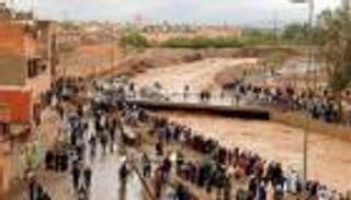 السلطات المغربية تجلي العشرات بسبب السيول