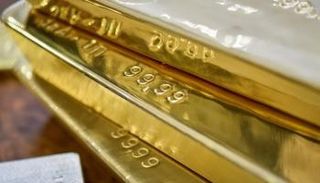 سبائك ذهبية في خرينة البنك الوطني في قازاخستان