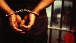 أمريكيان يواجهان السجن 210 أعوام لتهريب أسلحة إلى إيران