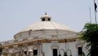 برلمان مصر يستعد لتعديل "التظاهر" ومطالبات بإلغاء عقوبة الحبس