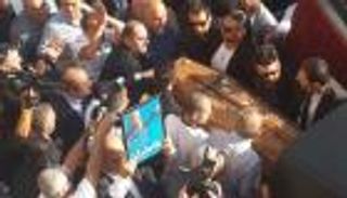 بالصور .. لبنان يودع ملحم بركات بالغناء والدموع