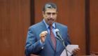 بحاح يبدأ جولة أوروبية بعد رفض رسمي لمبادرة ولد الشيخ