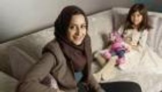 "باربي" المسلمة تقرأ القرآن في بريطانيا 