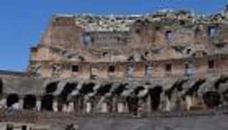 يتسبب في انهيار مبان وكنائس.. زلزال بقوة 6.6 درجة يضرب وسط إيطاليا