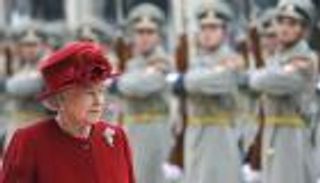 إنفوجراف.. 5 أسرار عن الملكة إليزابيث الثانية