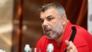 كوزمين: التوقفات الدولية ليس في مصلحة الأندية الإماراتية