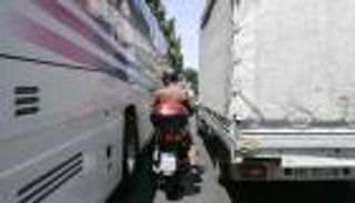 انقطاع التنفس خلال النوم يعرض سائقي الشاحنات للحوادث.. ماذا عن العلاج؟