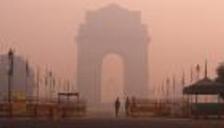 الضباب الدخاني يخنق نيودلهي
