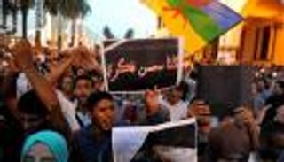 بالصور.. "كلنا محسن" شعار مظاهرات المغرب.. ومساع ملكية للتهدئة