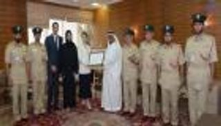 منح ضاحي خلفان جائزة الطاقة العالمية