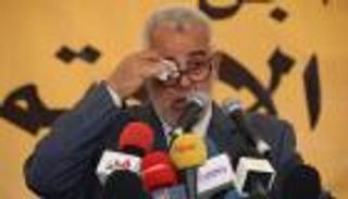 حرق صور بن كيران في احتجاجات مغربية على مقتل "بائع السمك"