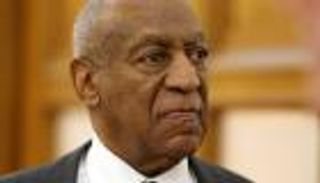 محاولات لمنع 13 امرأة من اتهام الممثل الأمريكي كوسبي بالتحرش