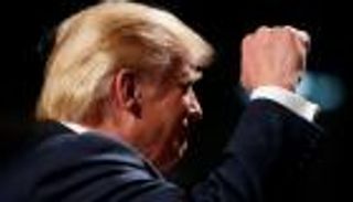 ديمقراطيون يقاضون ترامب.. يُرهب الناخبين الأقليات