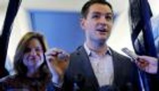 حملة كلينتون تدعو لكشف علاقات ترامب "المشبوهة" بروسيا