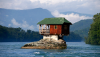 بالصور .. منازل مجنونة في أماكن مستحيلة