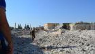 8 قتلى ودمار في قصف مكثف على "سراقب" بريف إدلب