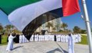 بالصور.. عبدالله بن زايد يشهد رفع علم الإمارات في وزارة الخارجية