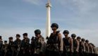 تأهب بإندونيسيا تحسبا لاحتجاجات ضد حاكم جاكرتا