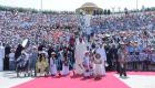 بالصور.. الإمارات تحتفل بيوم العلم