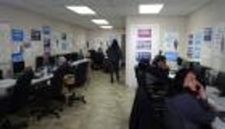 "العين" داخل أحد مقرات هيلاري.. ماذا يحدث لعرقلة ترامب؟