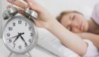احذر.. غلق المنبه والنوم 5 دقائق إضافية يضر أكثر مما ينفع