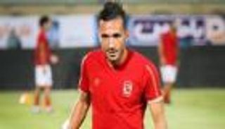 شاهد.. معلول يفتتح أهدافه مع الأهلي بضربة جزاء كوميدية