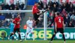 إبرا يحتفل على طريقة "الكونغو فو" بهدف "تاريخي" لليونايتد