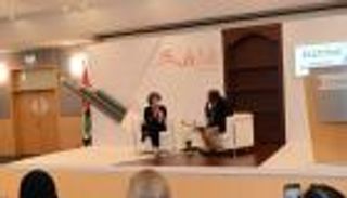 الأمريكية كلوديا غراي: الكتابة "رئتي" التي أتنفس بها