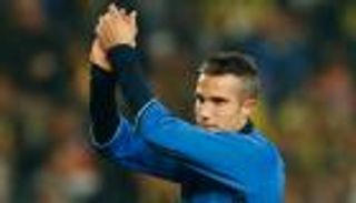 بالفيديو.. إصابة خطيرة لفان بيرسي قد تفقده بصره