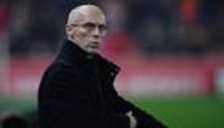 برادلي يؤيد جماهير سوانزي الغاضبة