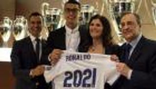 حذاء رونالدو الجديد مستلهم من سبورتنج لشبونة