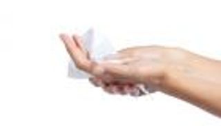 خبراء يحذرون: المناديل المبللة خطر على البيئة