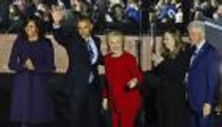 بالصور.. "ارفضوا الخوف".. أوباما وسط أكبر تجمع انتخابي لهيلاري