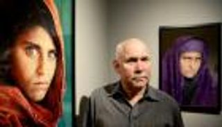 "موناليزا" أفغانستان تعود لبلادها .. وترحيب بالشوارع