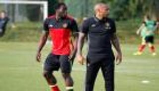 لوكاكو: أواجه صعوبات "مفيدة" مع هنري