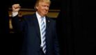 ترامب يستعد لخطاب النصر في نيويورك.. وكلينتون تقر بالهزيمة