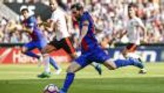 5 أهداف تفصل ميسي على تحطيم رقم أسطورة البرتغال