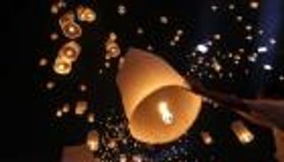 "المصابيح الطائرة" تجبر تايلاند على تعديل وإلغاء رحلات جوية